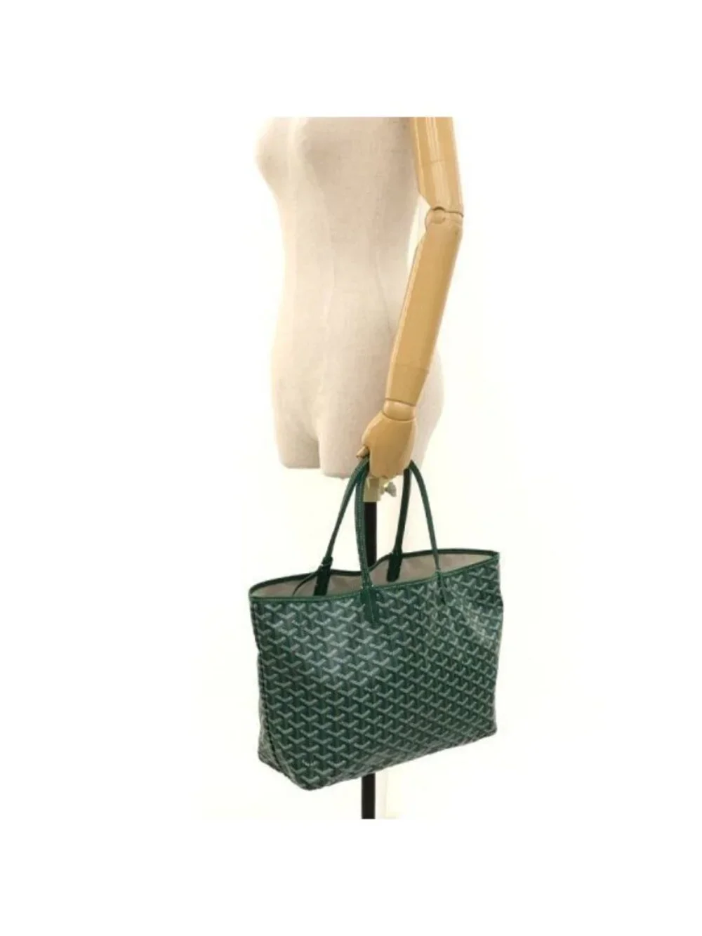 Goyard brand size